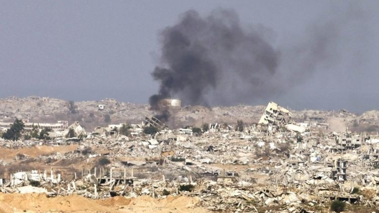 İsrail ordusu Gazze’de bir camiyi bombaladı