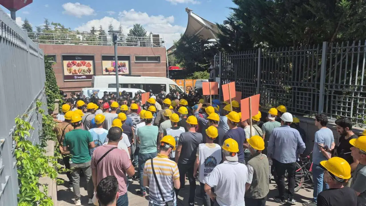 Eti Gümüş ve Doruk Madencilik işçilerine polis müdahalesi: Çok sayıda gözaltı var