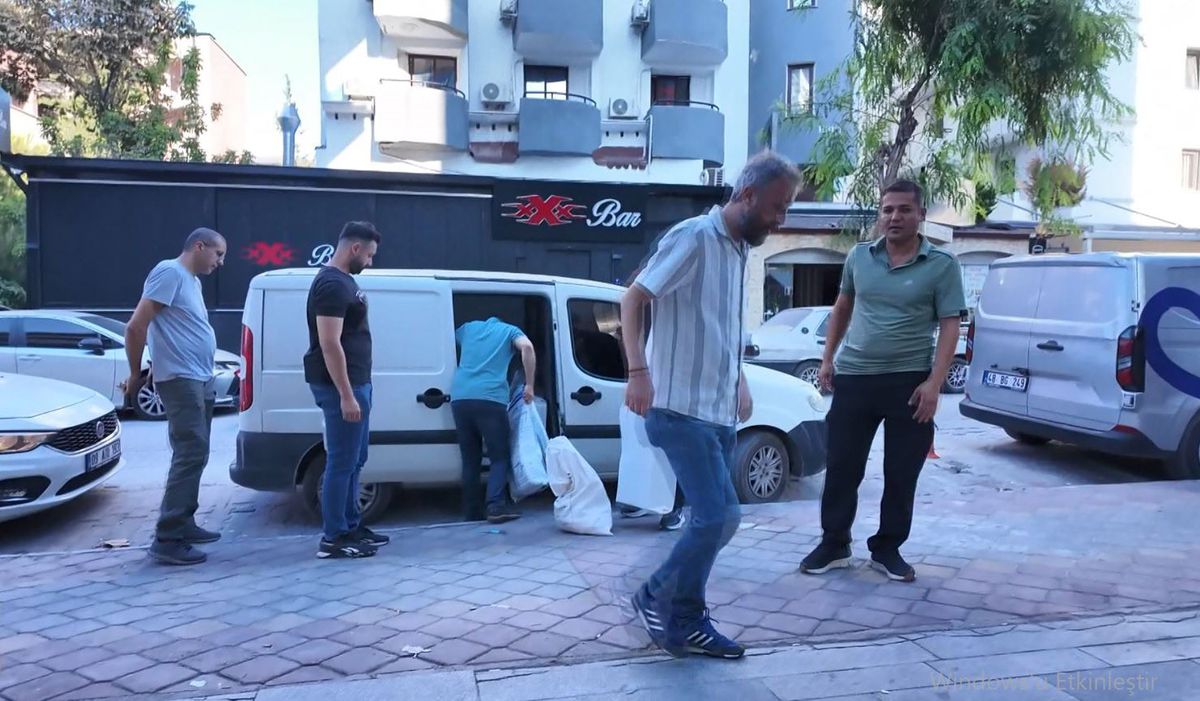 CHP’den Yeni Parti’ye geçen Milletvekili Tezcan’ın avukat olan kızı ve damadının ofisinde arama yapıldı