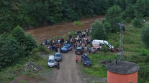 GİRESUN'DA SEL SULARINA KAPILAN ANNE İLE KIZINI ARAMA ÇALIŞMALARI HAVADAN GÖRÜNTÜLENDİ
