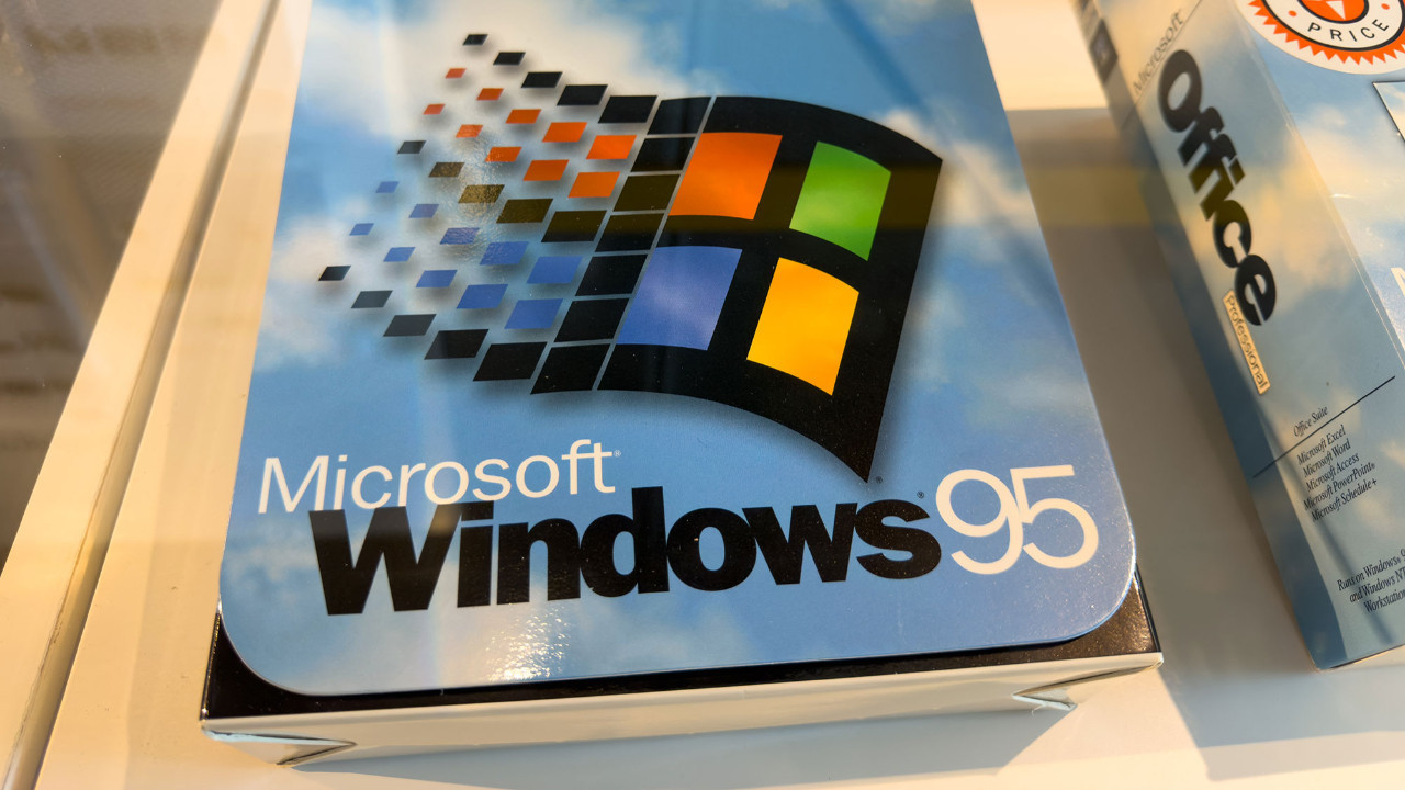 Windows 95 kutusundaki bebek hologramı, nasıl krize sebep oldu?